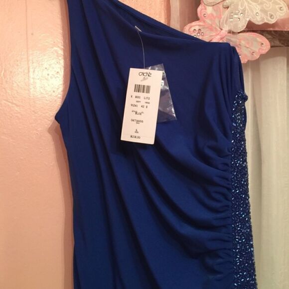 ālastādealāCacheĀ oneāshoulderālongādress - Picture 2 of 5